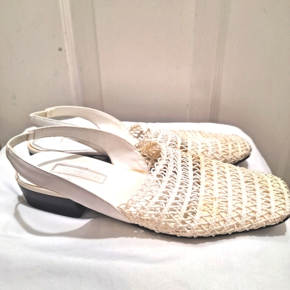 Karen Scott White Crocheted Slip Ons Small Heals Size 7.5" - Picture 3 of 5
